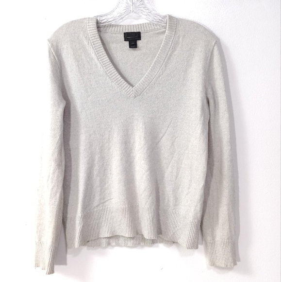 J. Crew Sweaters - J Crew Collection 100% Cashmere V-Neck Sweater F8260 in Gray Size XS